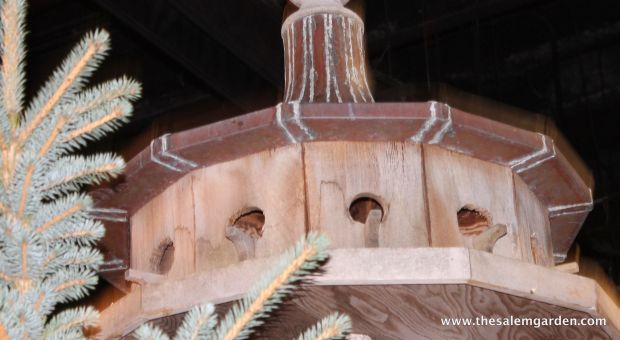 a less whimsical but very interesting birdhouse..